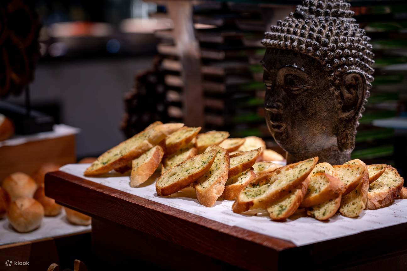 Khuyến mãi đồ ăn Buffet tối